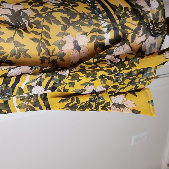 Cabi Scene Blouse Gilded Floral #5518  Size XS NWT - Picture 5 of 12